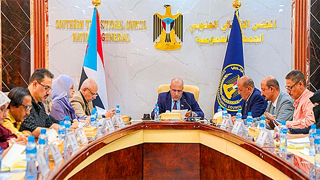 ​الانتقالي يشدد على مضاعفة الجهود الرقابية للحفاظ على استقرار أسعار الصرف